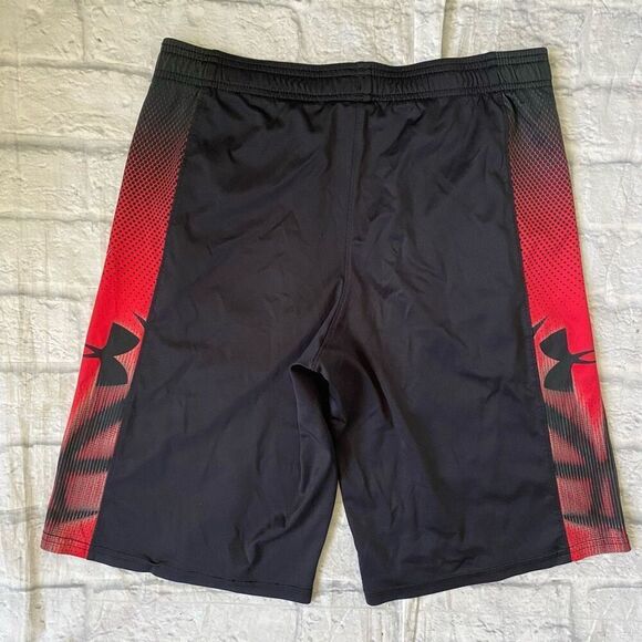 Under Armour youth L loose fit basketball activewear shorts black & red - Picture 6 of 8